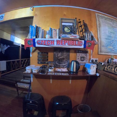 Tajau Laut Guesthouse Kudat Ngoại thất bức ảnh