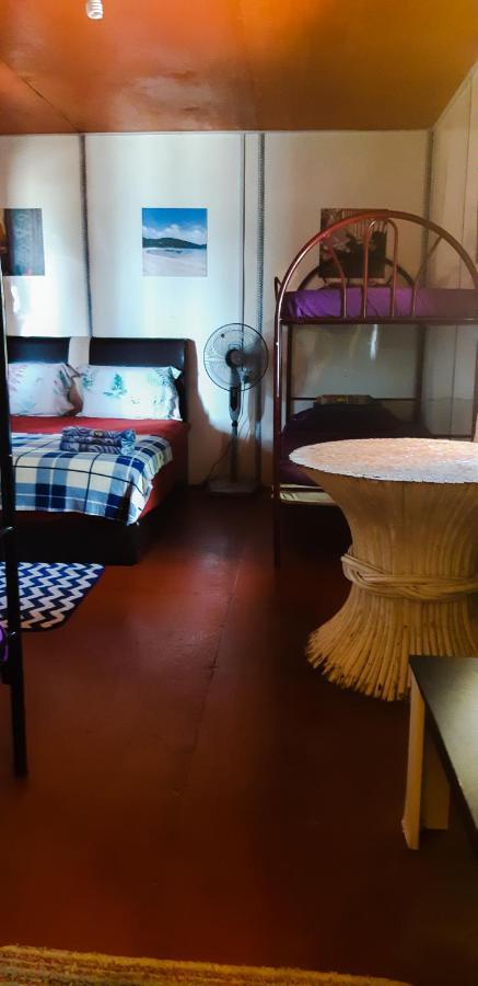 Tajau Laut Guesthouse Kudat Ngoại thất bức ảnh