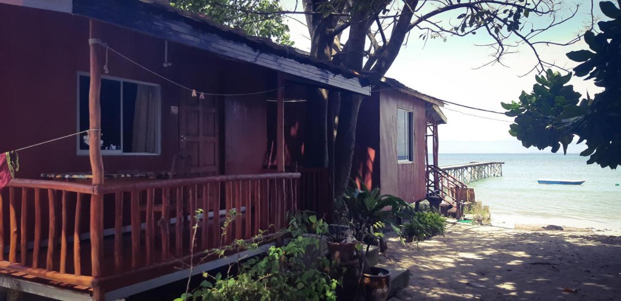 Tajau Laut Guesthouse Kudat Ngoại thất bức ảnh