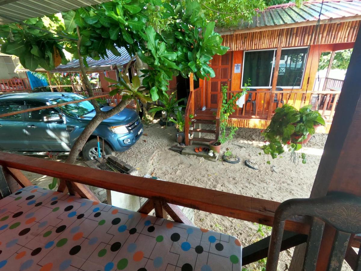 Tajau Laut Guesthouse Kudat Ngoại thất bức ảnh
