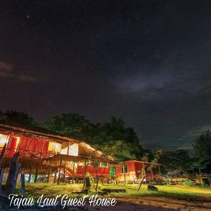 Tajau Laut Guesthouse Kudat Ngoại thất bức ảnh